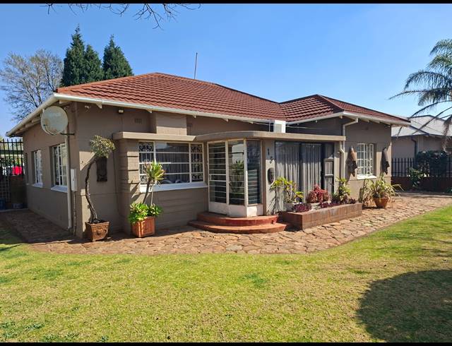 3 BEDROOM HOUSE TO LET IN BRENTHURST